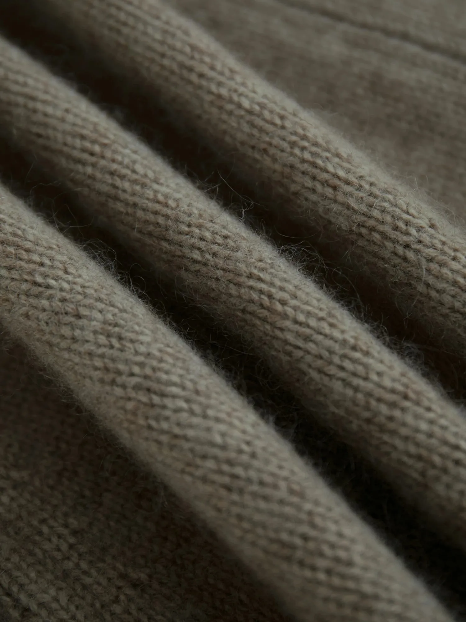 Amoretu Wool & Cashmere V-Neck Long Sleeve Knit Cardigan