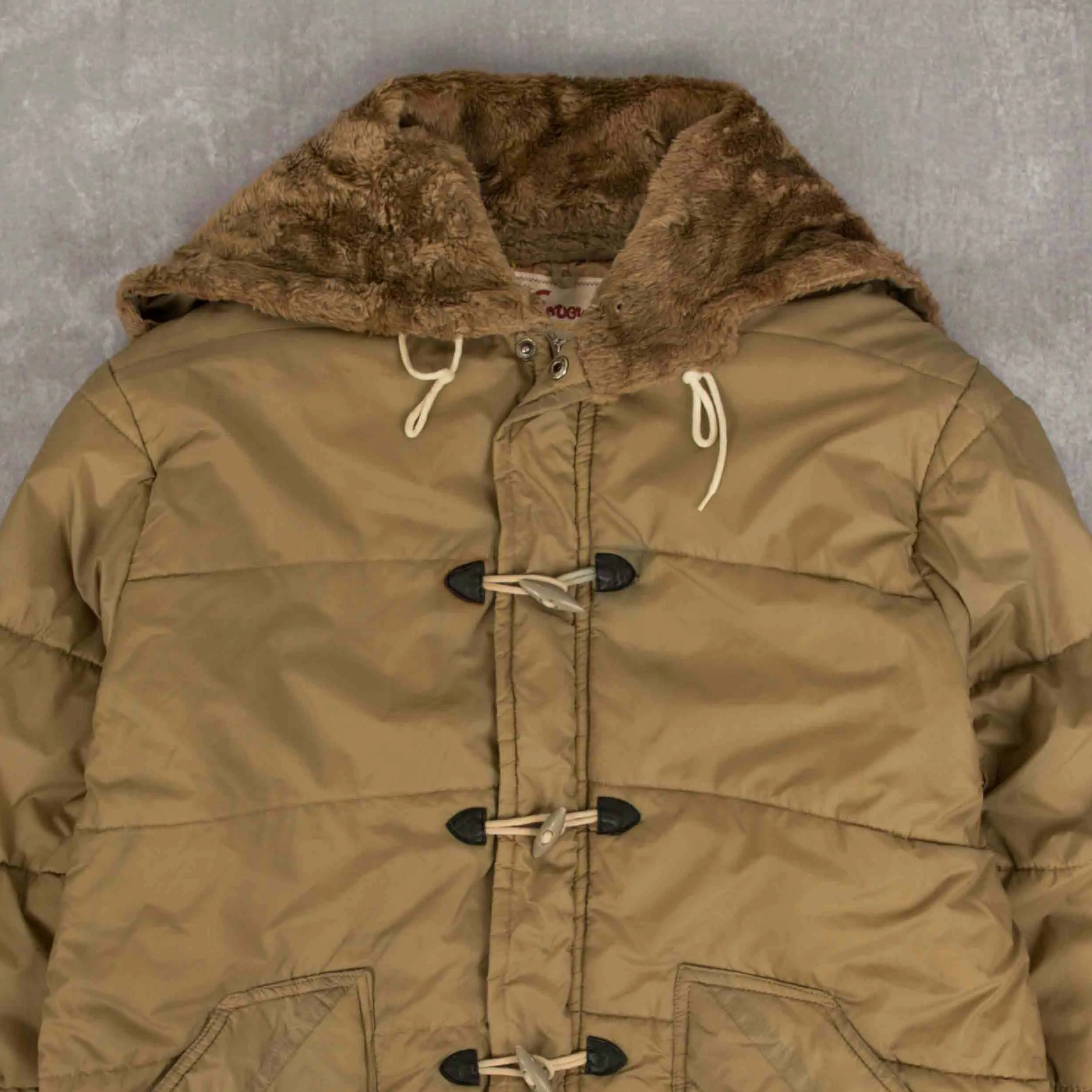 MEN'S VINTAGE 1980S PADDED DUFFLE JACKET - LARGE