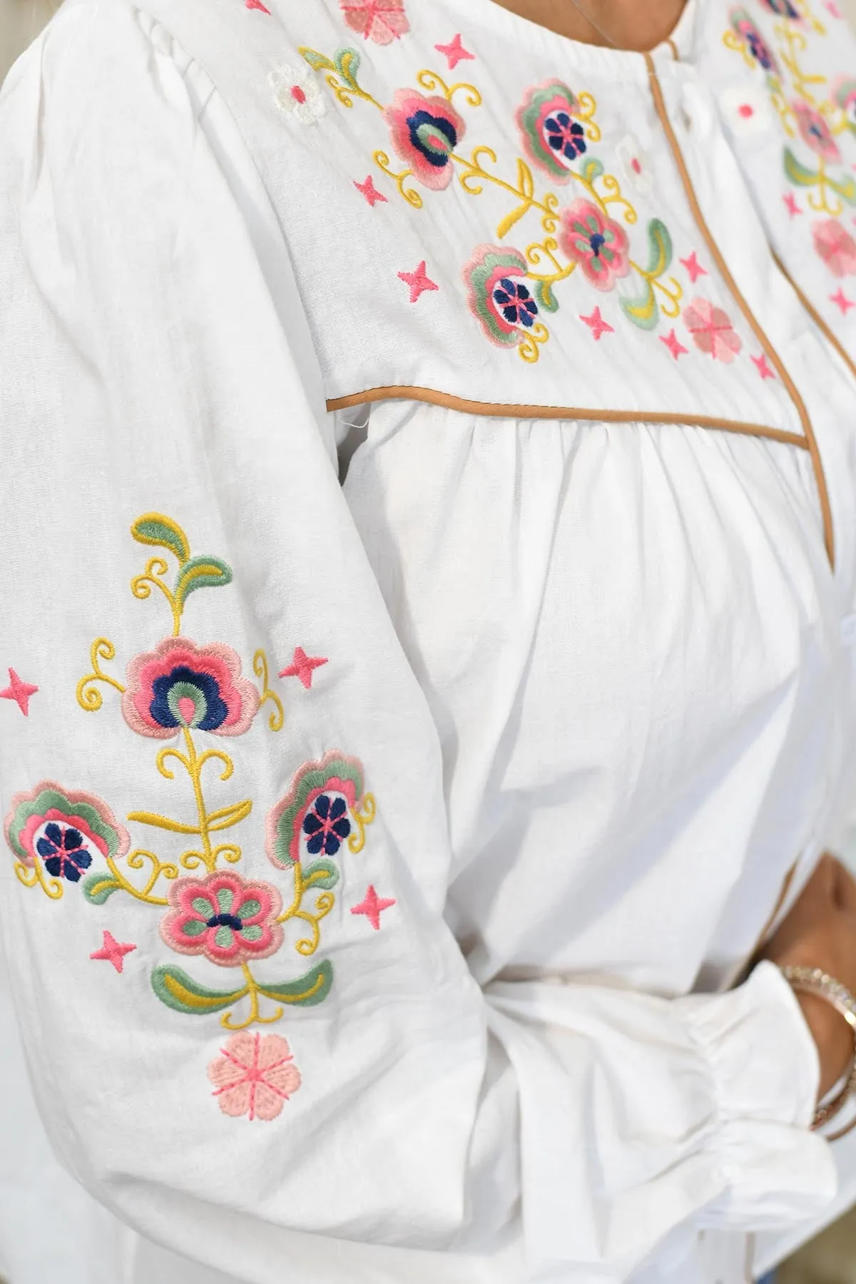 Musy Muse White Shirt With Floral Embroidered Detail & Tan Trim-M602-1